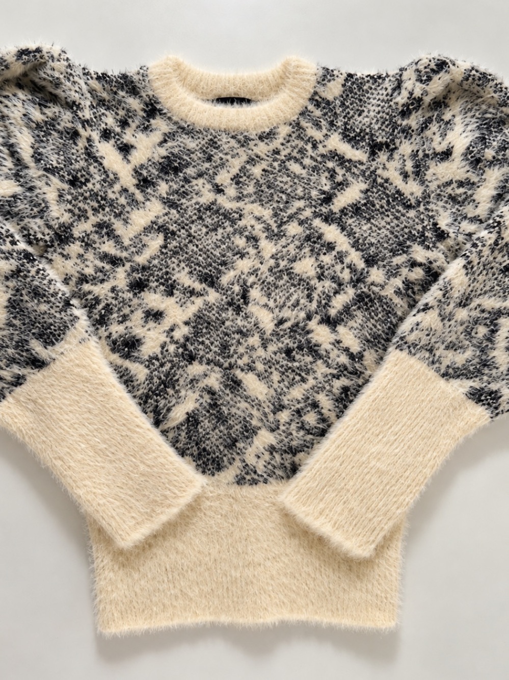 VENUS Cream and Black Fuzzy Puff-Sleeve Sweater